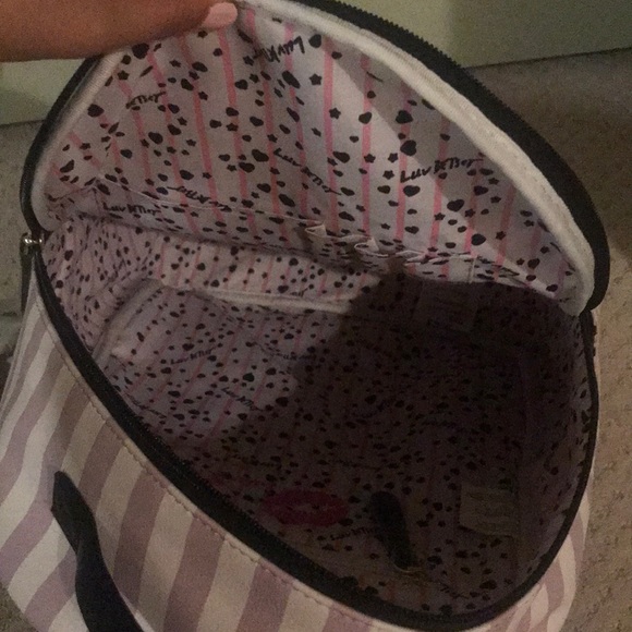 Purple Hearts Betsey Johnson Backpack New - Picture 4 of 5